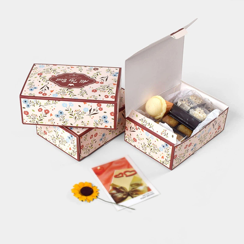 Bombonijera Petit Fours s crtanim kvadratom